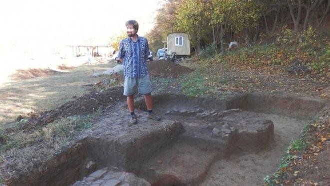 Търсят 15 000 лв. заради могилата край Свещари