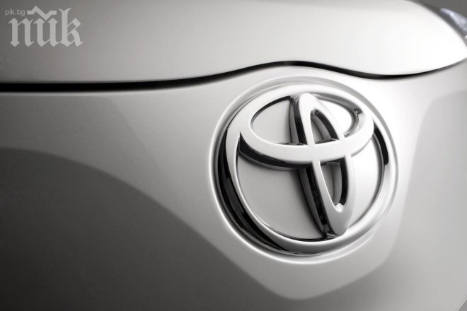 Тойота изтегля 885 хиляди автомобила заради дефект във въздушните възглавници