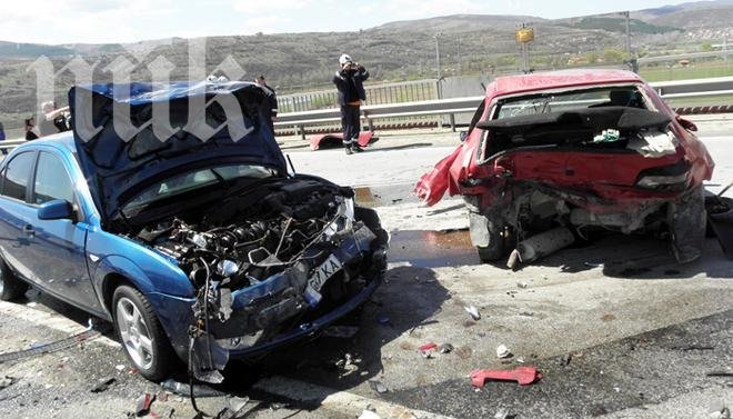 Трима загинаха в жесток челен удар на пътя Свиленград-Тополовград!