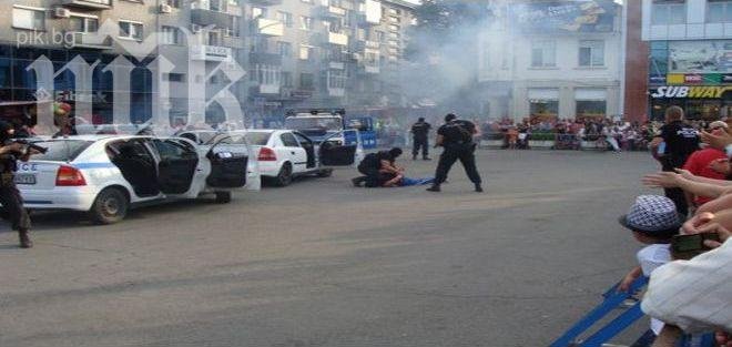 Екшън! Мъж стреля на месо в центъра на Бургас