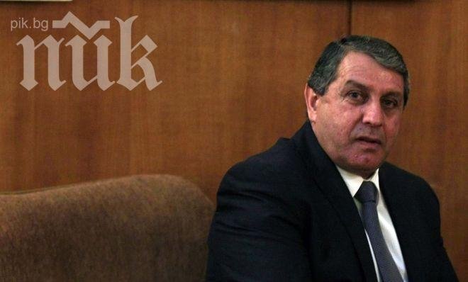 Депутатът Бат Сали ще раздава спирали на многодетни циганки