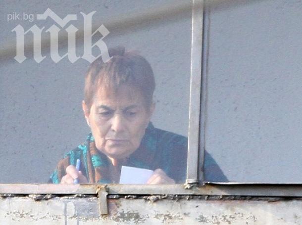 Шок! Сестрата на Лили Иванова гасне с хипертония и 150 лв. пенсия. Няма пари за лекарства!