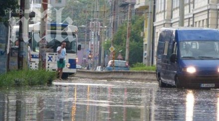 проливни дъждове причиниха наводнения турция