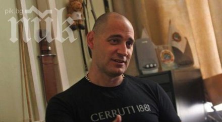 смениха шефа баретите казват