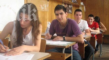 корумпирани учители пишат шестица посещение частни уроци