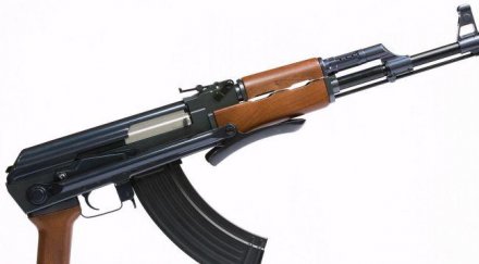 интерпол убиват 245 000 души света незаконно оръжие