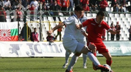 стойчо младенов тества бадема дербито левски