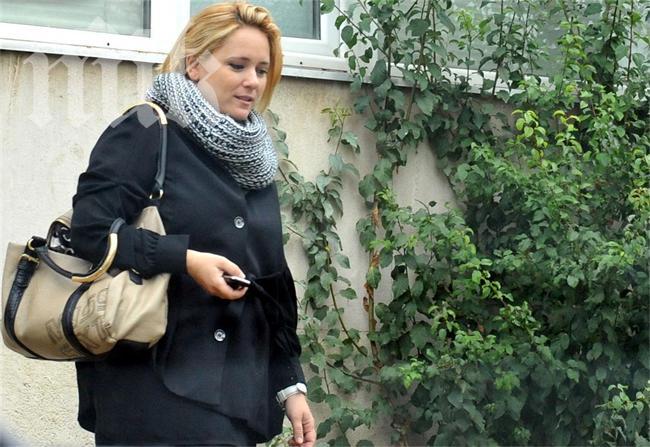 Лора Крумова показа новородения си син Явор (снимки)