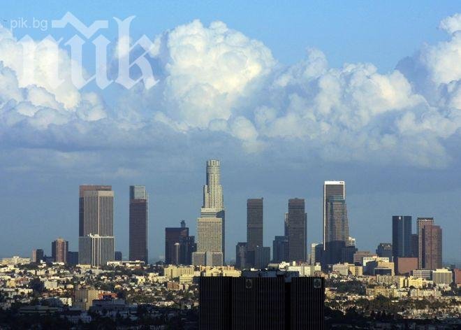 Втори служител на летището в Лос Анжелис е задържан за взривовете със сух лед