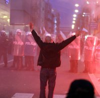 Масови безредици във Варшава, има ранени полицаи