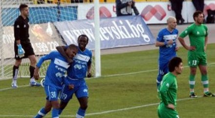 левски поведе класирането дербито разград