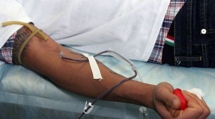 персоналът кръвния център хвърлят масово оставки