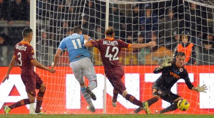 наръган фен пет гола победа лацио римското дерби