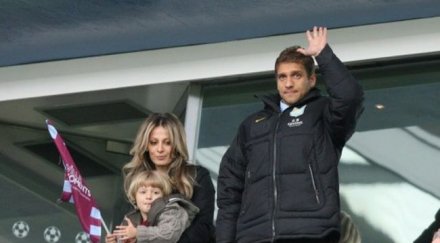 срамно феновете юнайтед освиркаха минутата стилиян петров