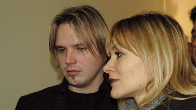 Скандал! Максим Стависки заряза Албена и сина си