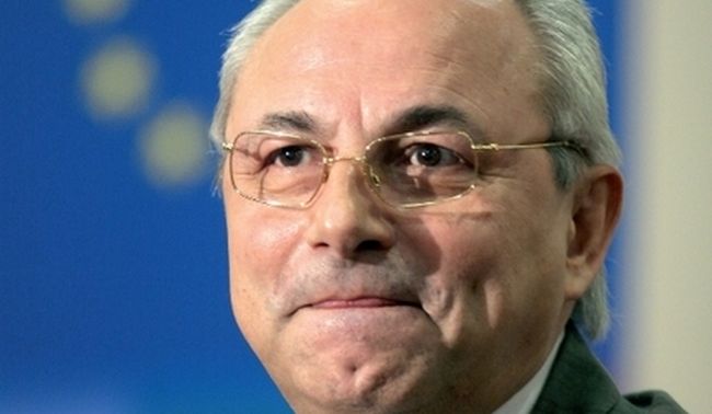 Доган млъкна отново