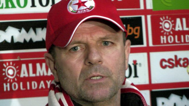 Стойчо Младенов: Реферите взимат грешни решения