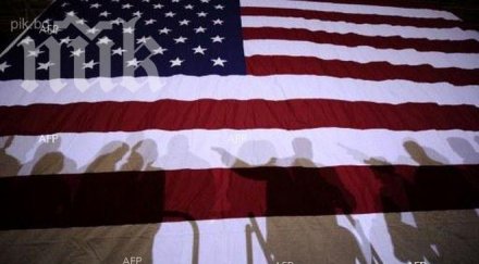 полицаи застреляха тийнейджър заради автомат играчка