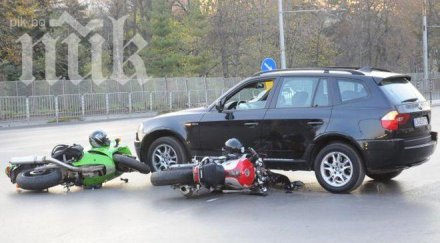 двама мотористи натресоха джип софия снимка