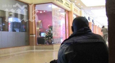 мъж държи заложници фрайбург