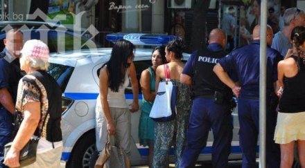 скандал полицай пребил две момичета пътя пловдив