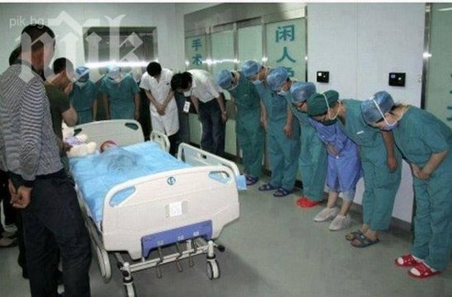 Потресаващо! Родители се съгласиха момиченцето им да умре в името на спасението на две деца