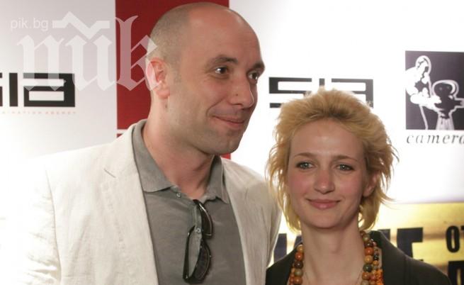 Захари Бахаров кърми бебе