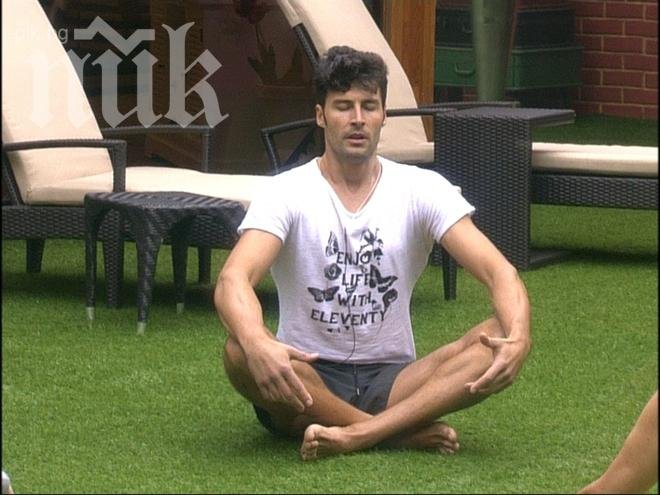 Мариан скочи на Ваня Червенкова: Ти си един чобанин!