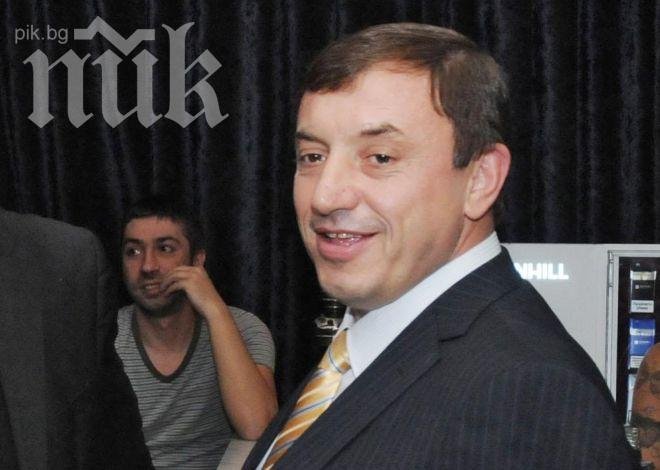 Гледат делото Октопод