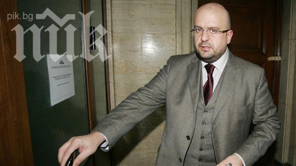 Камен Костадинов от ДПС: Прави се опит за държавен преврат