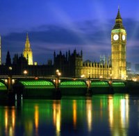 Еквадор заплаши със съд Великобритания заради Джулиан Асандж