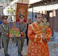 Св. Димитър поздравява Велико Търново за въстанието срещу  византийците