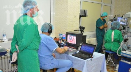 оперираха уникален метод очите четирима пациенти