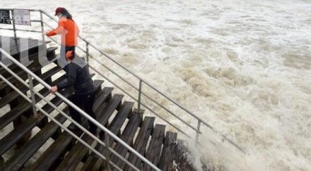 хамбург обявиха извънредно положение заради смъртоносния ураган