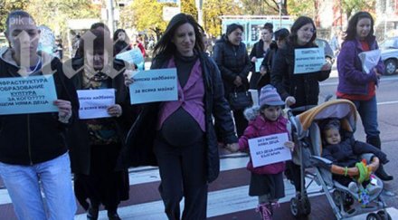 социалните услуги изместват увеличението парите майки