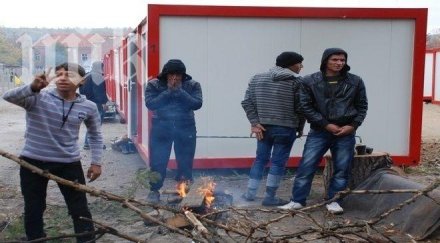 взривиха снаряд бежанския център харманли