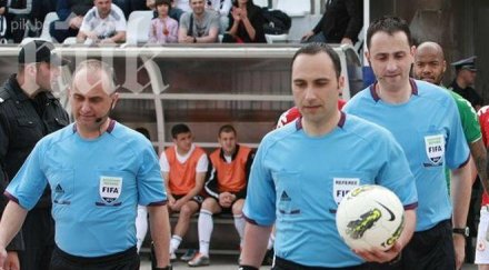 александър костадинов свири дербито локо левски