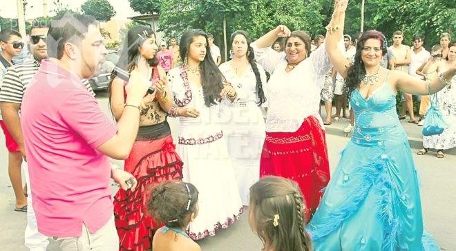 Цял квартал скочи срещу ромските сватби