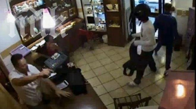 Бандити с пистолет обраха магазин. Продавачът онемя 