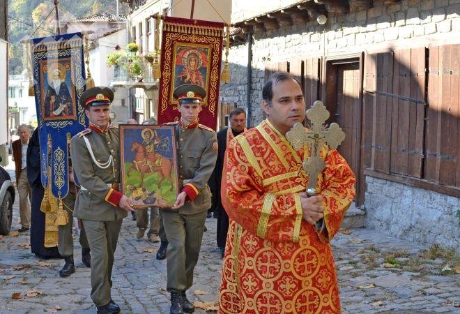 Св. Димитър поздравява Велико Търново за въстанието срещу  византийците