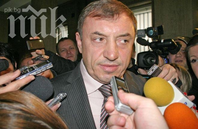 И Алексей Петров – Октопода поиска или да го разследват, или да се приключва