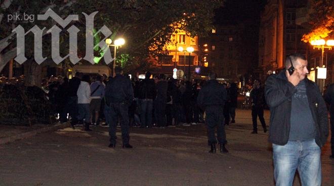 Протест и митинг на Бареков на метри един от друг, опасност от сблъсъци! (обновена)