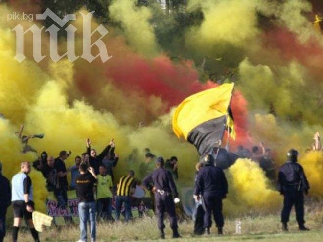 Екшън! Полицаи млатят ултраси на Ботев (Пловдив)
