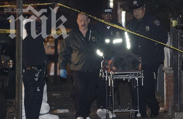 Изверг накълца със сатър роднини от завист (видео)