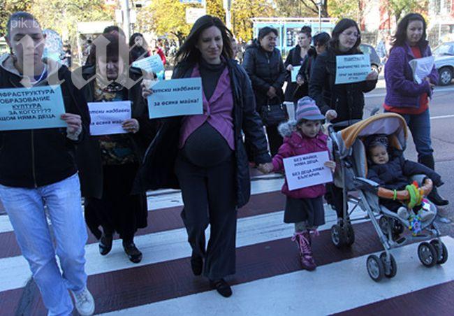 Социалните услуги изместват увеличението на парите за майки