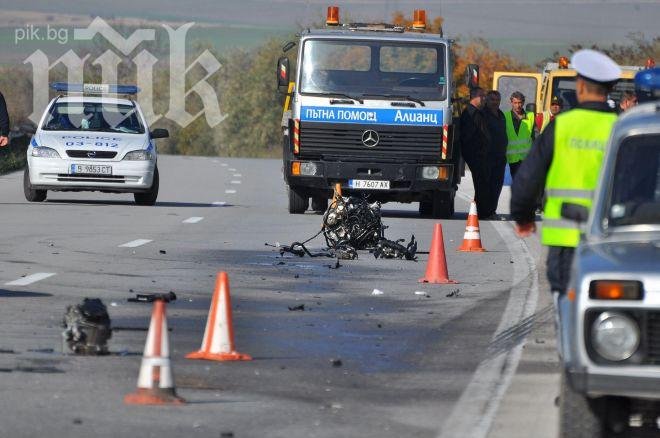 Мъж припадна, докато шофира на път за София, катастрофира и издъхна