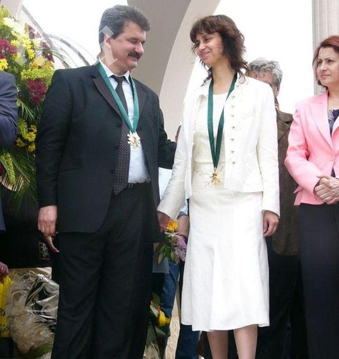 Жената на Батков вече коли и беси в Левски?