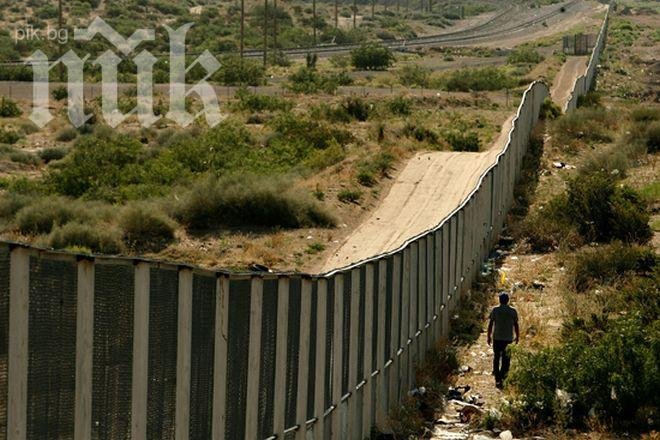 Турски анализатор: България строи стена, но проблемите остават