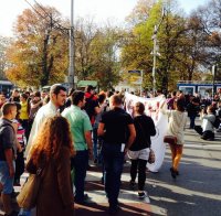 Студенти от НХА блокираха улицата пред Софийския университет