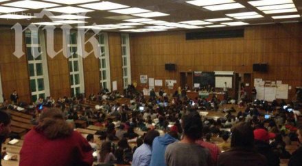 окупаторите пак пускат журналисти ректората